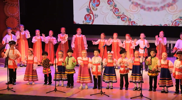 «Забавушке» - 25! Юные народники порадовали уланудэнцев праздничным концертом