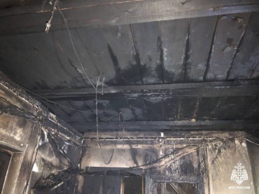 В частном доме Поселья загорелся натяжной потолок 