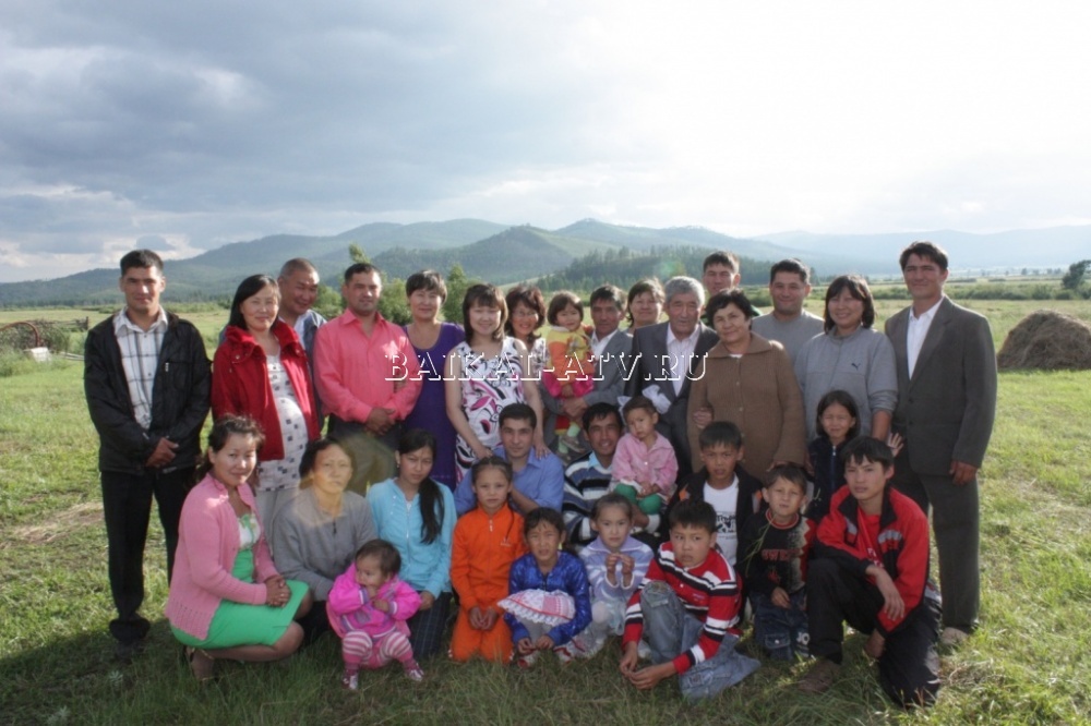Бурятская семья, воспитавшая девять детей, стала лучшей в России